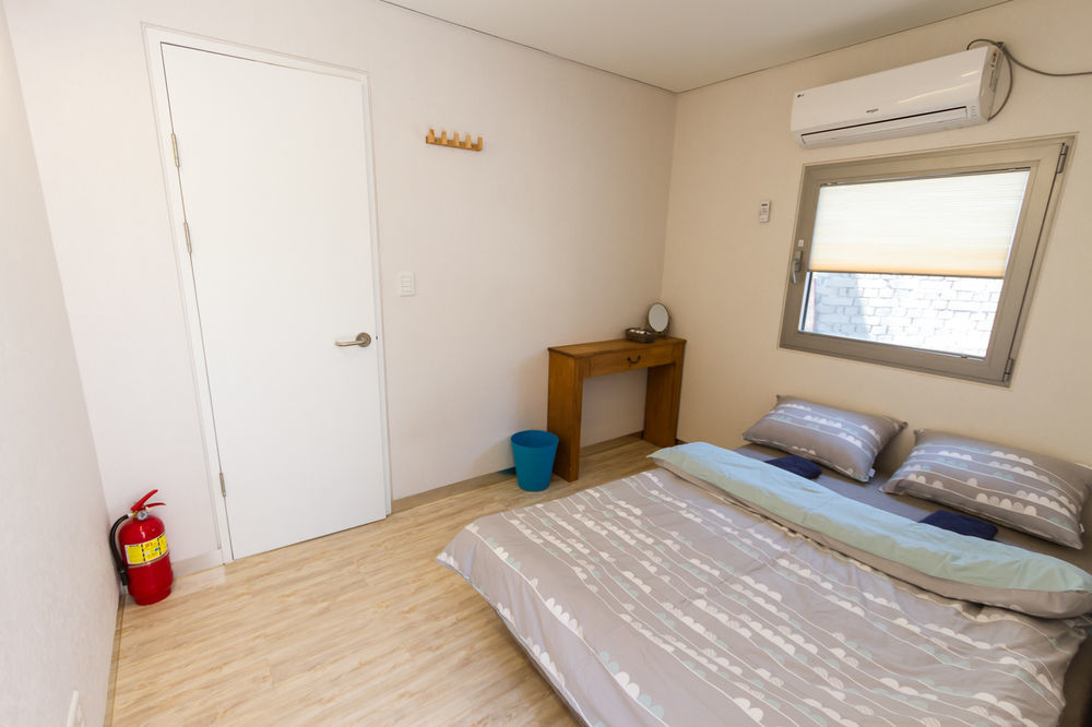 Inside Busan Hostel Exterior foto